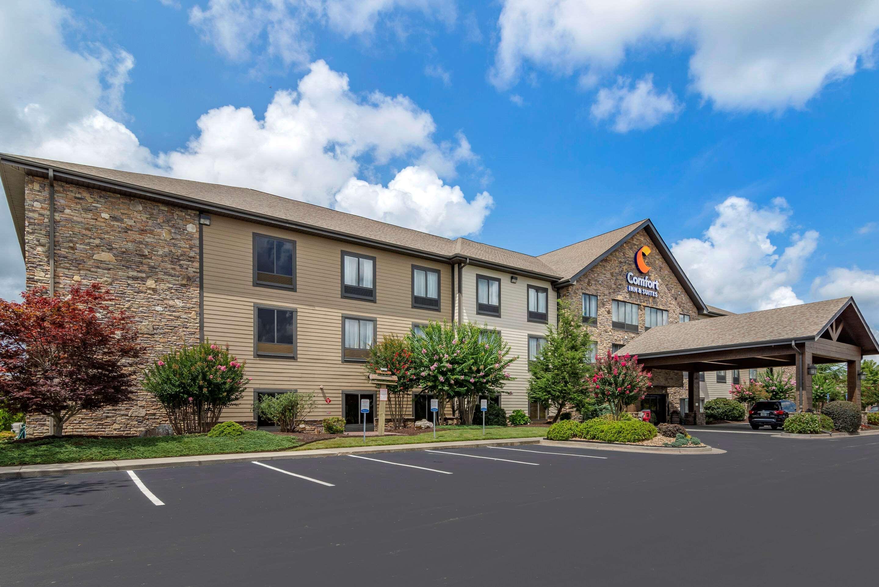 Comfort Inn & Suites Blue Ridge Exterior photo